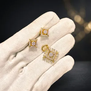 Pendentif Charme Tendance Plaqué Or Jaune Rhodié avec Diamants Taillés Brillant Naturels Unisexe – Idéal pour Fiançailles, Cadeau ou Bijou de Fête - Product Image 1