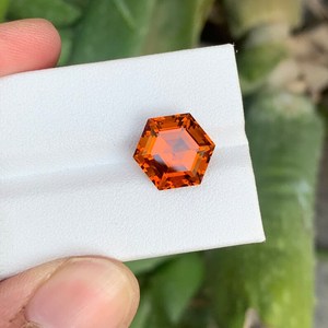 พลอยซิทรินมาเดราทรงหกเหลี่ยมธรรมชาติ สีเหลืองทอง คุณภาพพรีเมียม สำหรับทำเครื่องประดับ - Product Image 1