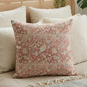Housse de coussin écologique vert sauge à imprimé floral botanique vintage faite à la main, coussin décoratif pour salon scandinave - Product Image 3
