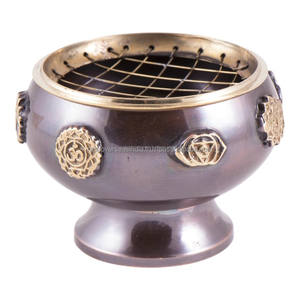 Brûleur d'encens tibétain en laiton avec 7 signes des chakras et parfum de bois de santal, fait main pour la méditation, saison printanière - Product Image 4