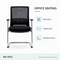 Chaise de bureau visiteur moderne noire en maille avec assise rembourrée et accoudoirs fixes pour salles de conférence, écoles et bureaux à domicile
