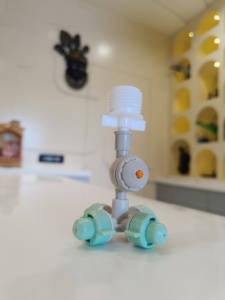 Buse de brumisation à 4 voies, micro-asperseur en plastique, brumisateur réglable, connecteur d'arrosage pour l'irrigation des serres et des jardins - Product Image 1