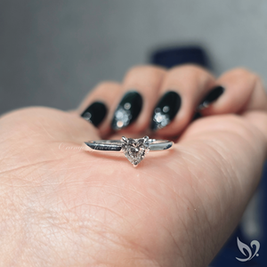 Anillo de Diamante de Laboratorio con Corte Corazón Pequeño de 0.50CT, Anillo de Compromiso Solitario Romántico y Delicado en Oro Blanco de 10k, Anillo de Promesa Minimalista - Product Image 6