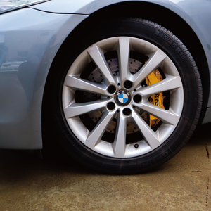 Kit de frenos ranurados de 355 mm con pinza de 6 pistones D1SPEC RZ de Taiwán para BMW 520d F10 G30 Audi A6 Mercedes Benz E220d Lexus ES - Product Image 4