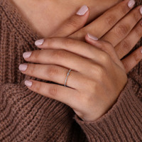 Anillo de Eternidad Apilable de Oro Sólido de 14K con Diamante Cultivado en Laboratorio Marquise de Vana Jewels, Certificado por IGI, Joyería de Aniversario