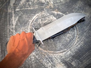 Cuchillo Bowie con mango de madera, hoja de acero inoxidable, punta de clip, herramienta de caza y supervivencia para exteriores, grado industrial OEM, garantía de 3 años - Product Image 6
