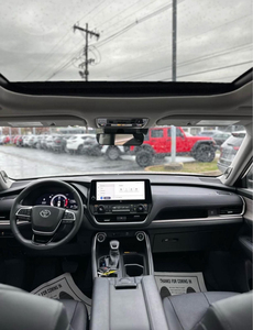 Toyota Highlander SUV d'occasion 2022, automatique, R17, turbo, 4L, options essence/électrique, intérieur cuir foncé, conduite à gauche - Product Image 3