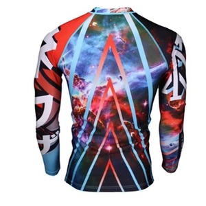 เสื้อรัดรูปผู้ชาย 100% โพลีเอสเตอร์ ยืดหยุ่น แห้งเร็ว แขนสั้น สำหรับออกกำลังกายและว่ายน้ำ ผลิตในประเทศปากีสถาน - Product Image 6