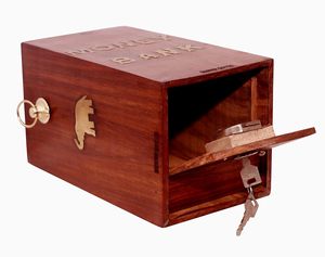 Big Size <b>Money</b> Bank With Lock / Sheesham Wood/Size Large / Classic, Brown - Product Image 2