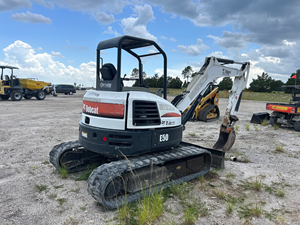 Miniexcavadora E50 2018 Diseñada para Tareas de Excavación y Construcción Compactas - Product Image 6