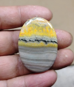 Pierre précieuse naturelle en jaspe jaune, cabochon ovale, pierre taillée pour la fabrication de bijoux anciens - Product Image 1