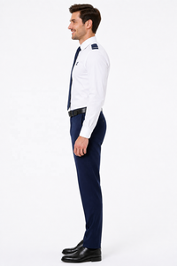 Tenue d'hôtesse de l'air sur mesure à manches longues pour hommes |   Chemise et pantalon d'été en coton 100% premium |   Vêtements d'agent de bord OEM ODM pour l'aviation - Product Image 3
