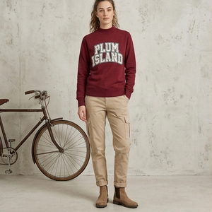 Sweat-shirt à col roulé Plum Island pour femme, coupe classique, pull universitaire personnalisé avec lettres, sweat-shirt graphique oversize à col ras du cou - Product Image 1