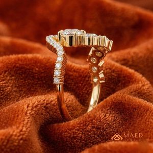 Bague en moissanite sertie clos, bande incurvée, pour femme, plaqué or, argent, fiançailles, mariage, anniversaire, bijoux de luxe pour usage quotidien - Product Image 2