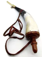 Corne à poudre noire artisanale de 12 pouces avec sangle en cuir |   Flacon de chargement authentique pour canon, pour reconstitutions historiques et tir