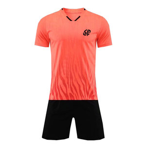 Low MOQ Sports Wear Soccer Uniform Custom Design Sublimation Printed Soccer Uniform For <b>Online</b> Sale - Product Image 1