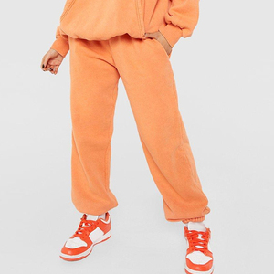 Conjunto Deportivo para Mujer con Efecto Desgastado, Sudadera con Capucha y Pantalones Deportivos de Estilo Vintage, Diseño Personalizado, Transpirable - Product Image 5