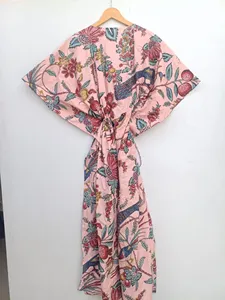 Robe kaftan en coton rose à imprimé floral et oiseaux pour femme, style bohème, idéale pour la plage et les vacances - Product Image 3