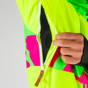 Uniforme de Patinaje sobre Nieve de Alta Calidad, Aislado, Ligero y Cómodo, Ideal para Actividades en Clima Frío - Product Image 4