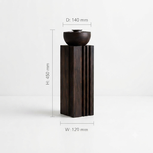 Este quemador de incienso de madera presenta una base de pilar acanalada y un tazón superior para una elegancia arquitectónica elegante en aromaterapia. - Product Image 4