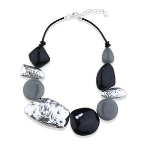 Nouveau design, collier en résine fait main sur mesure, motif tourbillon, bijoux de mode pour femmes et filles, à porter pour les fêtes et les mariages - Product Image 3