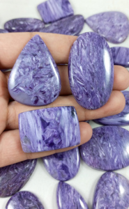 Charoite Naturelle Lisse Polie Cabochon Pierre Libre Formes Mixtes 25-45mm Fournitures pour Bijoux Faits Main Grossiste Purple Radha Arts - Product Image 1
