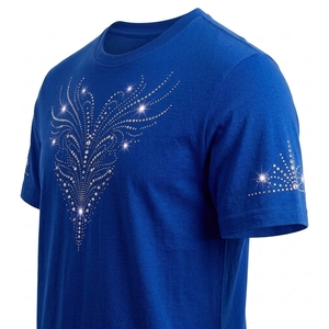 Camiseta Azul Rey para Hombre con Pedrería, Manga Corta, Cuello Redondo, Diseño de Flor de Lis y Plumas en la Parte Delantera y Trasera - Product Image 3
