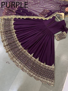 Robe longue Anarkali en georgette brodée de style indien traditionnel avec dupatta de créateur pour femmes, tenue de mariage prête à porter - Product Image 4