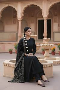 Conjunto de Kurta, Pantalón y Dupatta de Rayón Negro para Mujer, Pantalón Completamente Cosido y Parcialmente Elástico, Mercado Mayorista de Ropa - Product Image 6