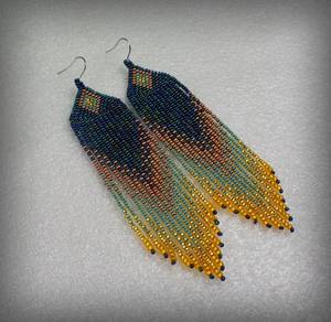 Boucles d'oreilles à pampilles perlées faites à la main avec un design dégradé de couleurs, bijoux de style moderne pour femmes, perlage personnalisée - Product Image 6