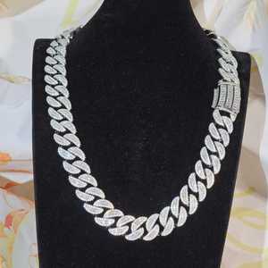 Collar de Plata 925 con Baño de Rodio Estilo Hip Hop, Cadena Cubana con Moissanita, Unisex, para Uso Diario - Product Image 1