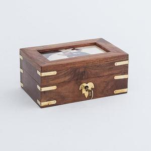 Urne commémorative artisanale, petite urne funéraire en bois avec cadre photo et incrustation en laiton, boîte à cendres pour humains et animaux avec serrure et clé - Product Image 1