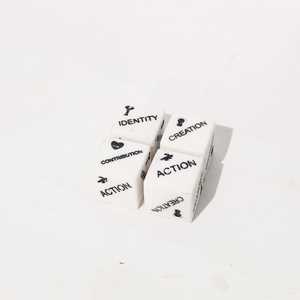 Dados de resina para juegos hechos a mano, diseños personalizados, dados para juegos de niños. - Product Image 3