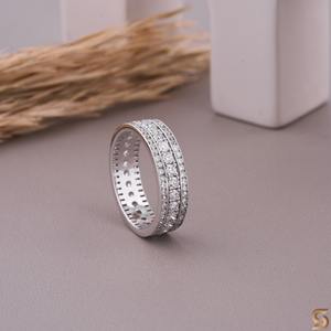 Anillo de eternidad de oro blanco de 18 quilates con diamantes de moissanita, banda de boda pavé de 5 mm, corte redondo, étnico - Product Image 1
