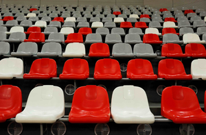 Siège de stade en plastique PP durable à dossier moyen pour événements extérieurs ZKBB - Product Image 3