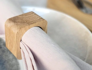 Anneaux de serviette en bois modernes de luxe, personnalisés, faits à la main, créatifs, lot de 4, écologiques, avec logo personnalisé, haut de gamme - Product Image 4