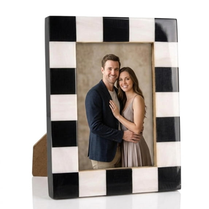 Cadre photo personnalisé FAIZA CRAFT fait main en résine grise et blanche avec support mural pour les boutiques de cadeaux et la décoration intérieure - Product Image 2