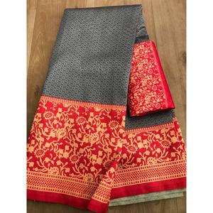 TRENDING SOUTH SEDA DIGITAL IMPRESO SAREE CON BLUSA DESCOSADA GRIS - Product Image 2
