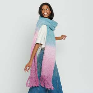 Bufanda de punto de cachemira para mujer, personalizada OEM y ODM, larga, de invierno, teñida con hilo sólido, ecológica, con borlas y jacquard. - Product Image 2