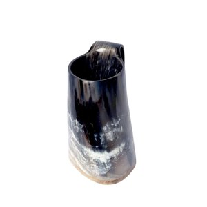 Auténtica Jarra de Cerveza de Cuerno de Buey de Diseño Vikingo, Ecológica, Hecha a Mano con Capacidad Personalizada para Fiestas - Product Image 1