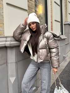 Gilet matelassé beige sans manches pour femme, fermeture éclair, col à capuche, couleur unie, veste d'automne en peau de mouton, denim et rembourrage en polyester - Product Image 5