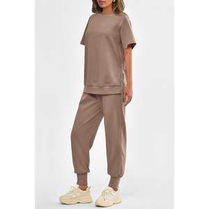 Conjunto Casual de Verano de 2 Piezas para Mujer, Top de Manga Corta y Pantalones Deportivos de Cintura Alta, Conjuntos Deportivos Modernos 2022 - Product Image 2