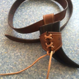 Jarra con forma de cuerno de guerrero nórdico - Product Image 1