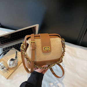 Quilted Leather Crossbody Bag With Strap Vintage Women Shoulder Purse <b>Small</b> <b>Lock</b> Clasp Handbag For Daily Use - Product Image 3