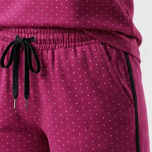 Conjunto de 2 piezas de pantalones cortos con lunares para mujer, camiseta de manga corta y pantalones cortos por encima de la rodilla, ropa deportiva informal transpirable para primavera y verano - Product Image 5