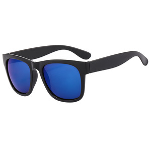 Lunettes de soleil carrées noires, verres miroir multicolores, protection UV, lunettes tendance, protection UV, lunettes de soleil noires - Product Image 5