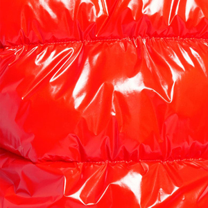 Chaqueta acolchada roja brillante con capucha para mujer, abrigo grueso de invierno con cremallera, estilo urbano, tipo plumón. - Product Image 6