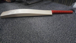 Bâtons de cricket en saule anglais de qualité A personnalisés, légers, pour balles dures, nouvelle édition, accessoires durables - Product Image 6