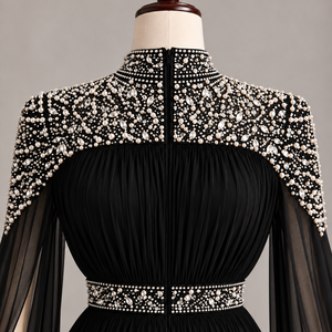 Robe de soirée longue noire perlée à col montant, sans manches, plissée, pour soirée formelle - Product Image 4