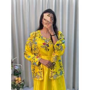 Vestido de Diseñador con Corte en A y Hermoso Estampado Floral, Cintura Natural, Estilo Festivo con Elegante Koti - Product Image 1